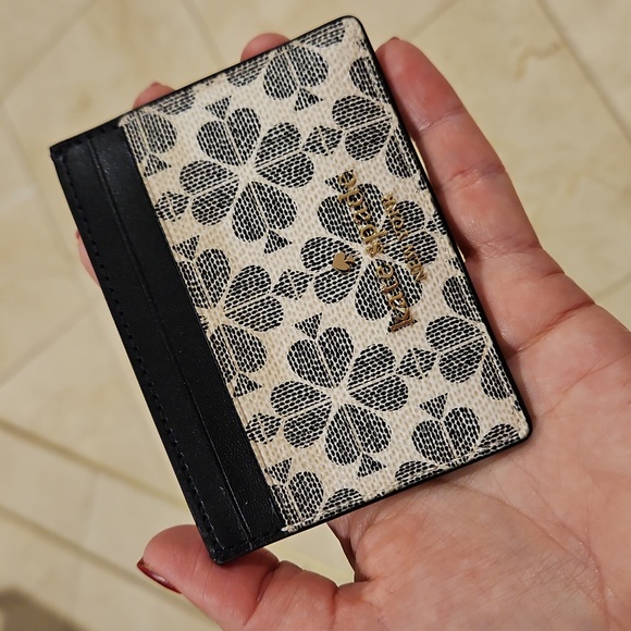 Kate Spade Flower Black and White Card Holder - Picture 7 of 7